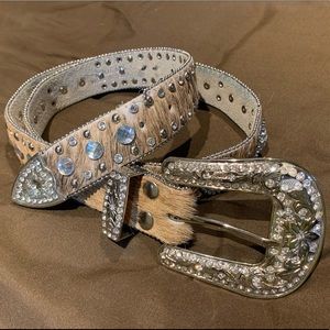 Used Nocona Size L on hair bling belt